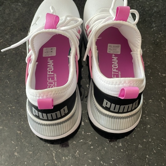 Brand new puma sneakers - Picture 3 of 3